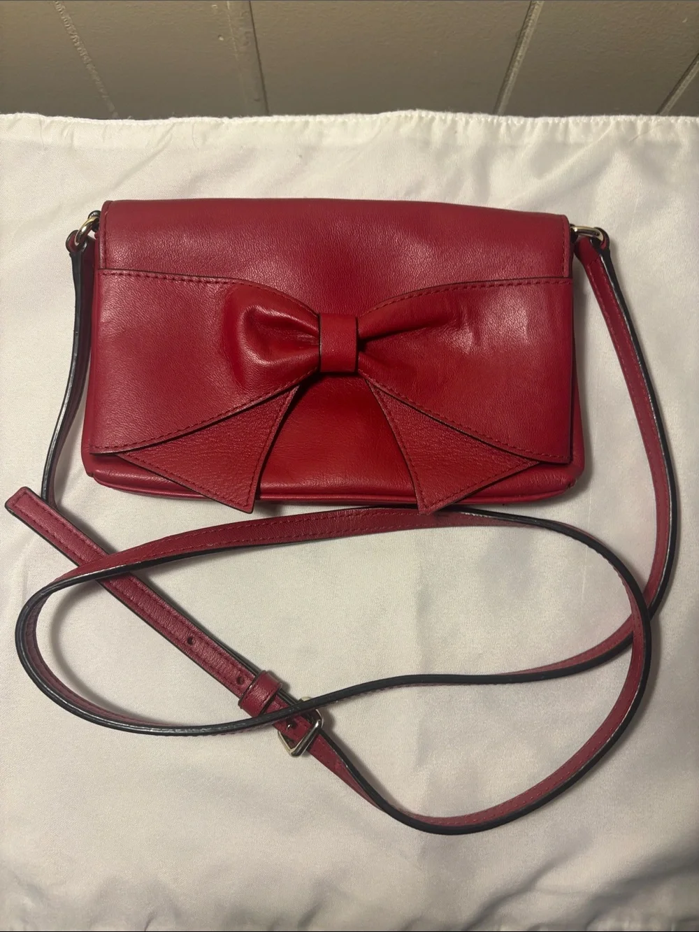 EUC Kate Spade Dynasty Red Leather Aster Montrose Avenue Bow Crossbody Bag